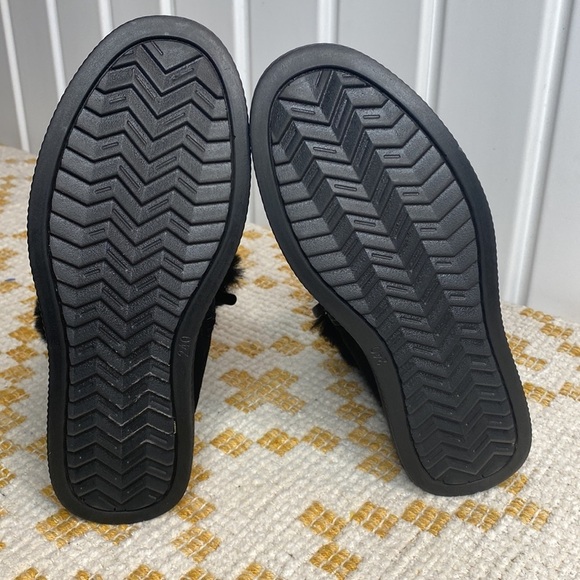 NWOB Black Faux Fur Suede Winter Booties • Size 7 • Cozy Slip-On Warm Boots - Picture 6 of 6